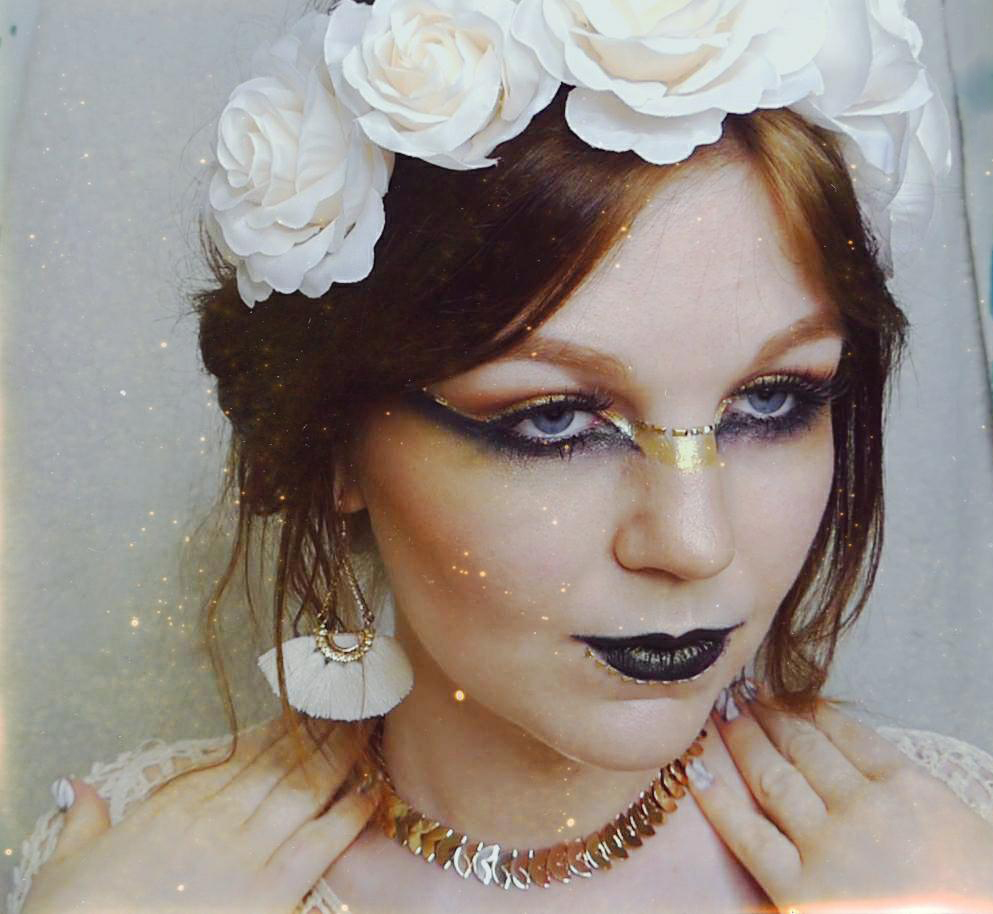 Gold Make Up